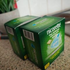 Gum x 352 pieces.