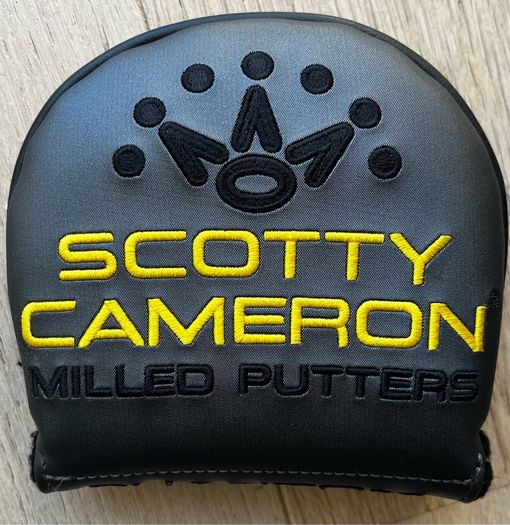 Scotty Cameron Phantom mid-mallet headcover
