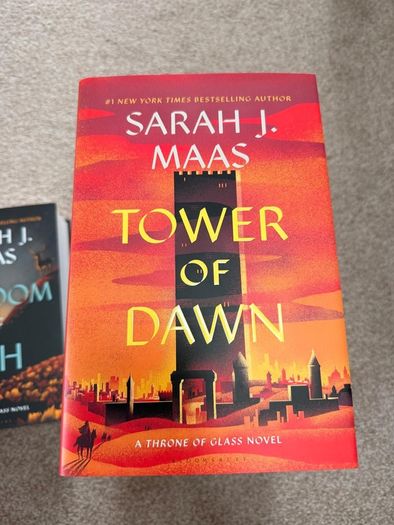 Throne of Glass Sarah J Maas Hardcover Set