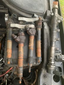 Injector Head & x4 Injectors for B7 VW Passat