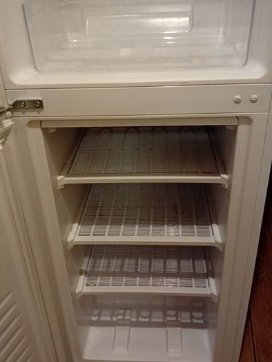 50/50 Logic Fridge freezer