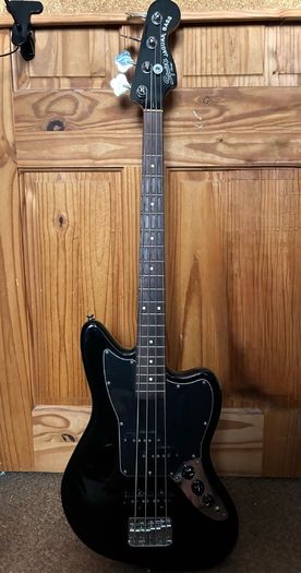 Fender Squire Short Scale Jaguar bass