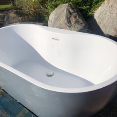 Bath tub for sale