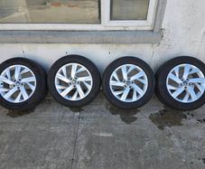 Genuine Volkswagen 18" Alloy Wheels & Tyres (235/55/R18)
