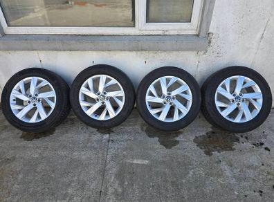 Genuine Volkswagen 18" Alloy Wheels & Tyres (235/55/R18)
