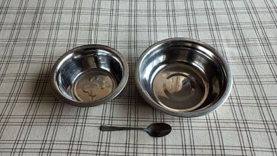2 Pet Bowls
