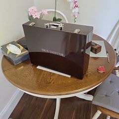 Beleekliving box with drawer