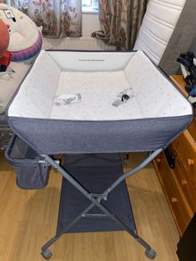 Baby changing unit