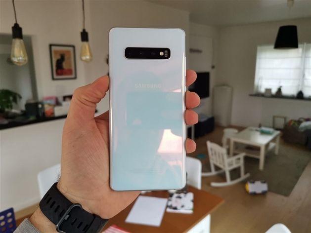 Samsung S10