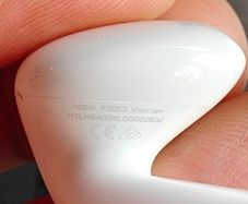Airpod 4th gen,  left one only