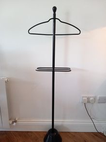 Coat rack Servomuto model no. 36 by Achille Castiglioni 1986  for Zanotta. Intact and original, with authenticity seal and branding on the bottom. No longer in production, rare. Holder office home designers made in Italy trousers tie rack  jacket hanger H