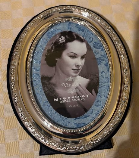 Newbridge vintage Photo Frame