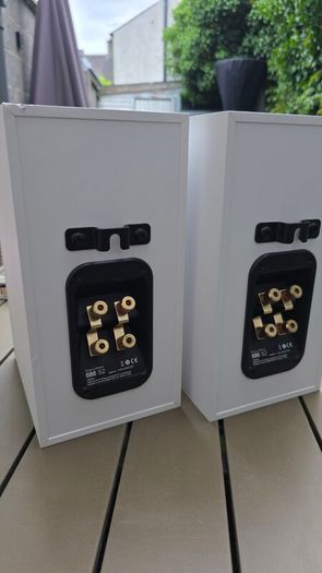 Bowers & Wilkins 686 S2 speakers