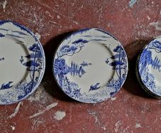 Antique dinner & side plates