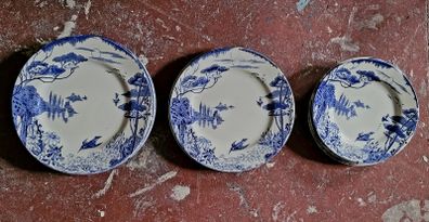 Antique dinner & side plates