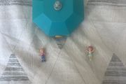 Polly pocket