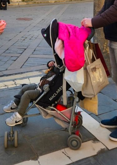 Maclaren Quest Umbrella Stroller - Black/Silver + FREE Univeral Gate Check Travel Bag