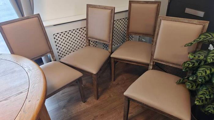 Dining table and 4 chairs