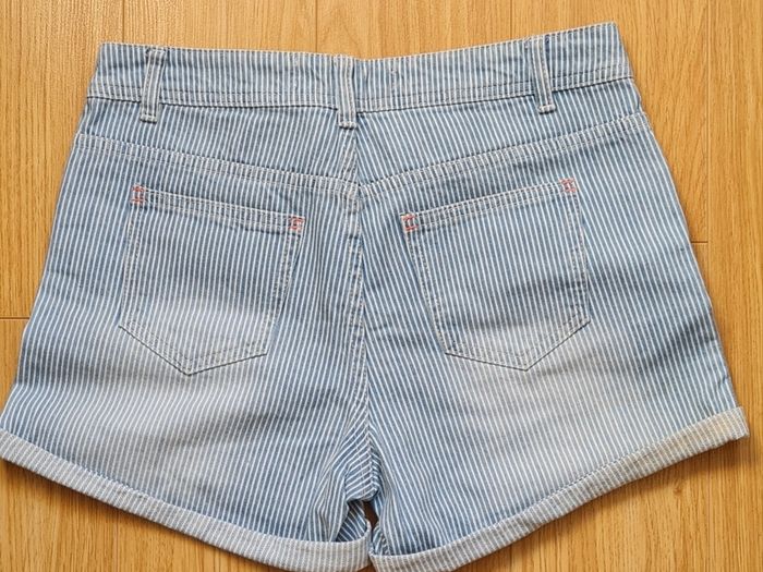 Highwaisted Bermuda Shorts (Size 8-fits like 10)