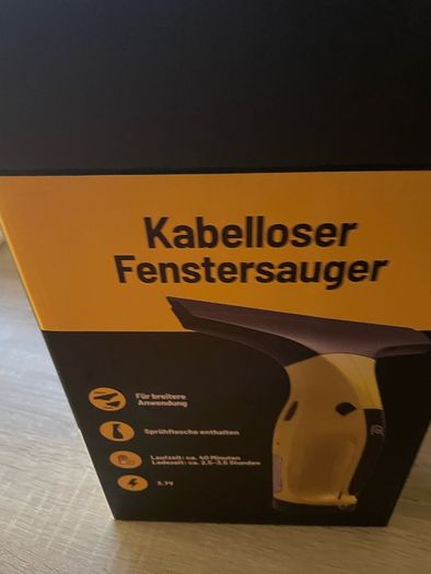 Cordless window cleaner