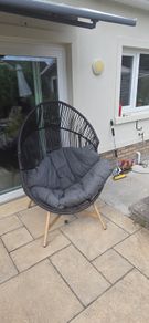 egg chair