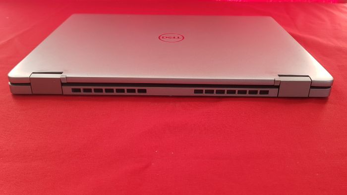 Dell Latitude 5330,2 in 1 touch screen, i7 Cpu (12th gen), 16 GB Ram, 1 TB Storage (SSD).