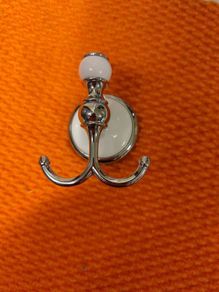 robe hook x 4