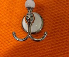 robe hook x 4