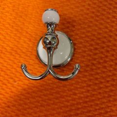 robe hook x 4