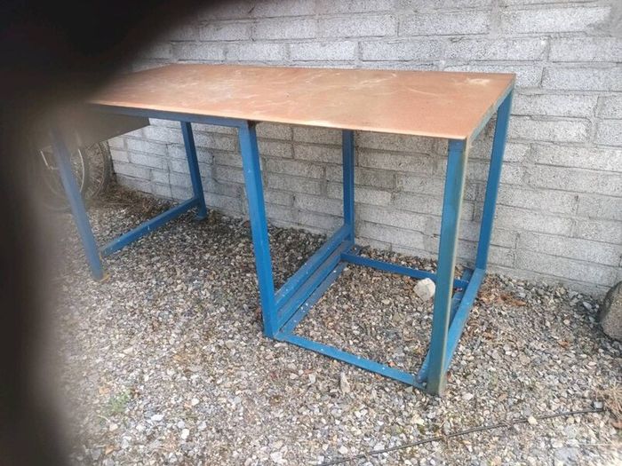 Welding table