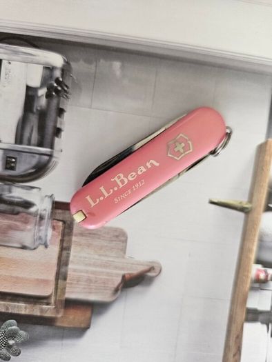 Vintage Victorinox L.L.Bean Classic Pink 58mm Swiss Army Knife Keychain tool Collectable