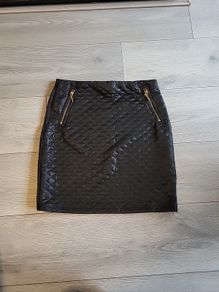 black skirt