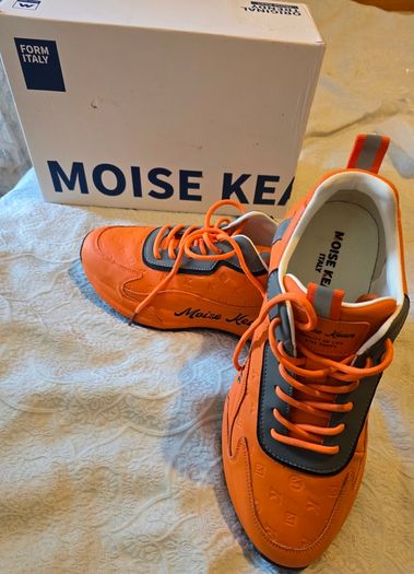 Mens runners Moise Kean