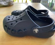 Kids Crocs Size 10