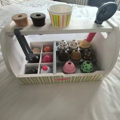 Melissa and Doug icecream stand