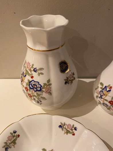 Bargain bundle  five pieces of Royal Tara Harmony pattern