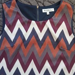 E40 SALE!!!   Designed in Paris Dress. Size 10