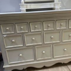 chest of drawer and mirror
