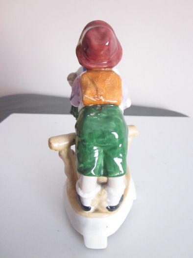 Vintage Boy/Girl First Kiss Porcelain Figure
