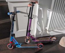 2 Oxelo MID 5 Folding Scooters - Blue & Purple