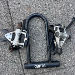 Bicycle pedals pump and lock