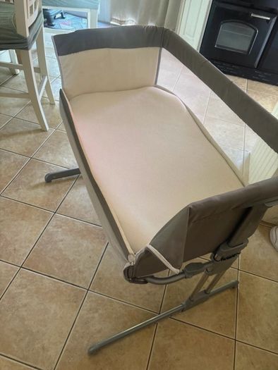 Mamas and papas bedside crib