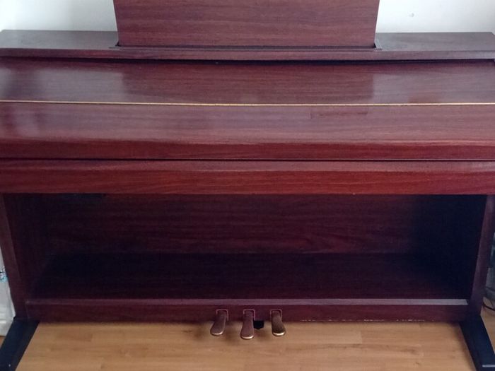 Digital Yamaha Clavinova Piano