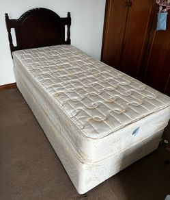 single bed with mattress