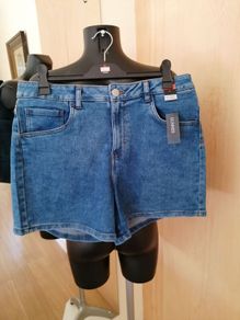 Women's Shorts DENIM SIZE 14 Stretch NWT