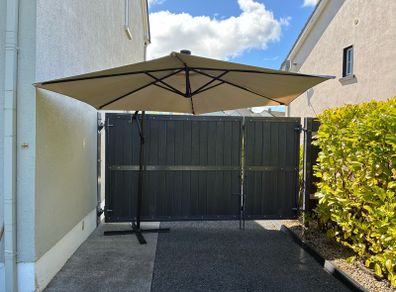 Biege Garden Parasol