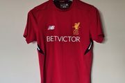 New balance 2017-18 Liverpool training jersey Size large in excellent condition