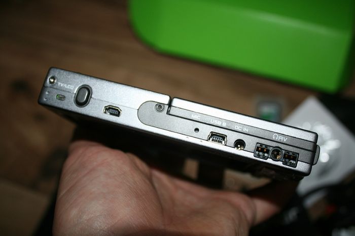 Archos Av 500 Silver Digital Multimedia Media Player Dvr & Accessories (in Working Order)