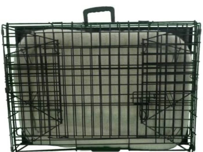 Deluxe Sloping Puppy Cage Medium 30 inch Black Folding Dog Crate with Non-Chew Metal Tray, Fleece and Slanted Front For Car (FREE POSTAGE)