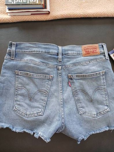 Levis denim shorts pristine